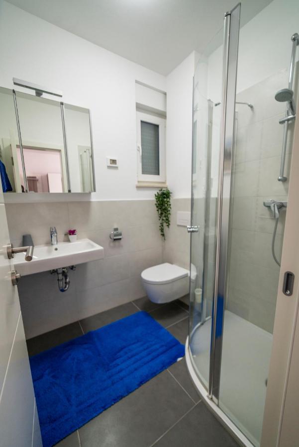Apartments Adriana พูลา ภายนอก รูปภาพ